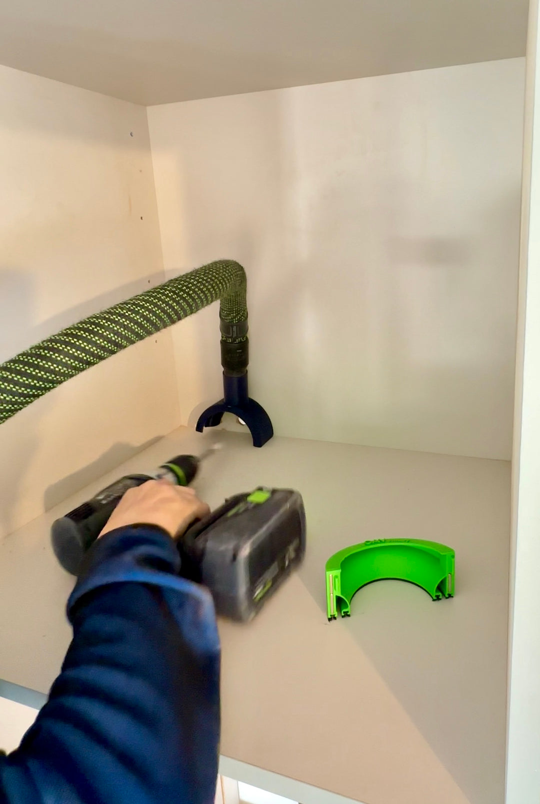 Dust collector suction cup tool for clean drilling work